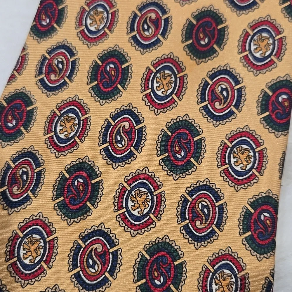 Tommy Hilfiger 100% Italian silk tie yellow, red, green, blue